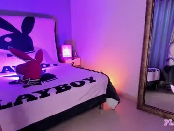 _nicoletteshea_ Image 6