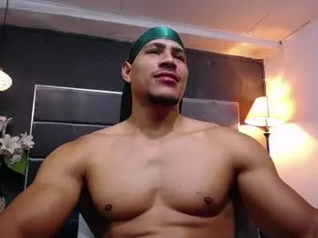 adam_fit19cm Image 12