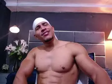 adam_fit19cm Image 3