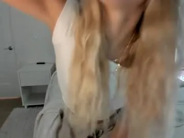 ariah_is_blonde Image 14