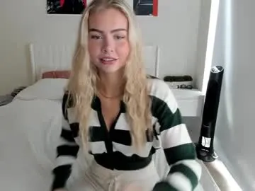 ariah_is_blonde Image 19