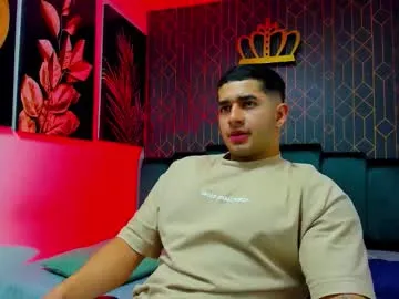 king_falconer Image 10