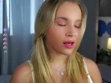lipswithsmileonthem Image 2