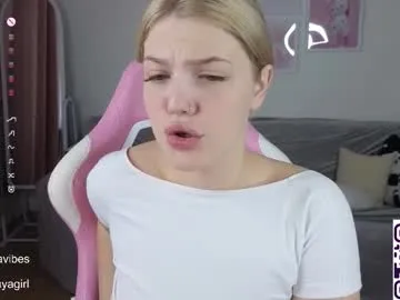 maya_blonde18 Image 17