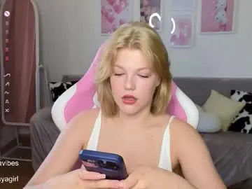 maya_blonde18 Image 7
