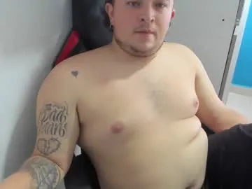 onewhiteboichub Image 5