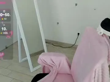red_bestie_ Image 2