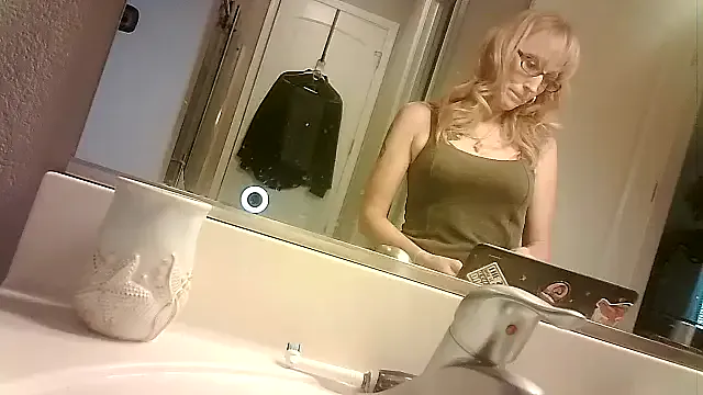 4EyedSluttyGinger Image 10
