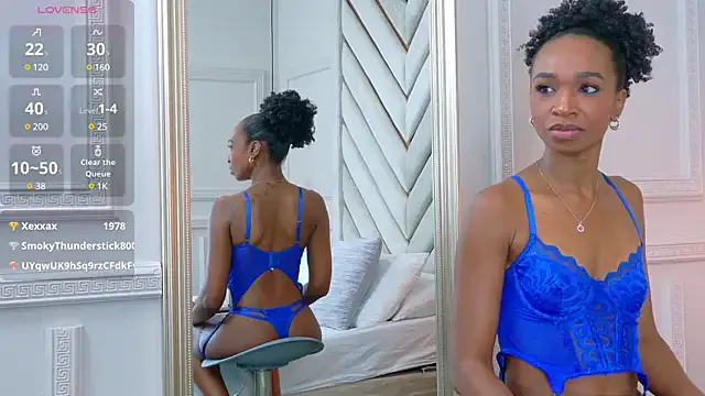 Agatha-Adams Image 7