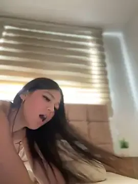 Alyshanon18 Image 7