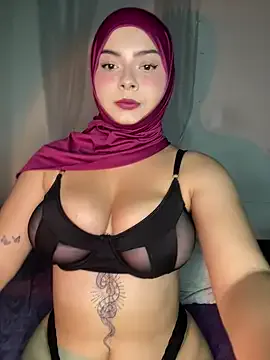 aneesa_darzi Image 7