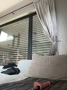 Bella-Tight Image 4