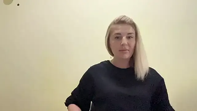 Blondie_xoxoxo's Thumb Image