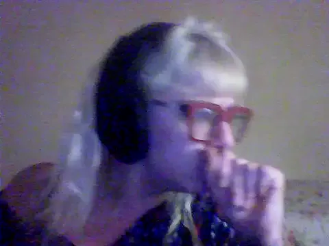 BlondieTami's Thumb Image
