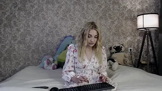 Ella_Milla Image 9