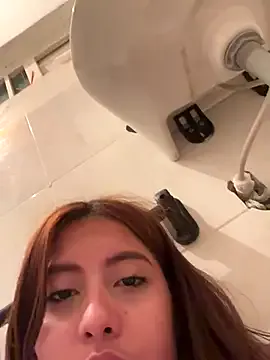 Emily_Joee's Thumb Image