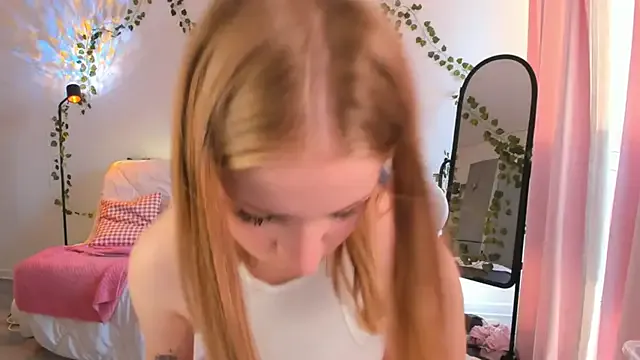 Eva_Davi Image 2