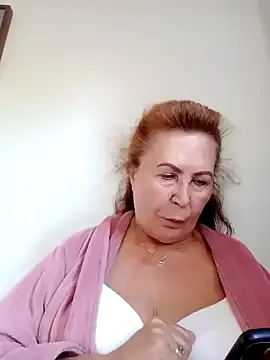 Hottie-Mom Image 4