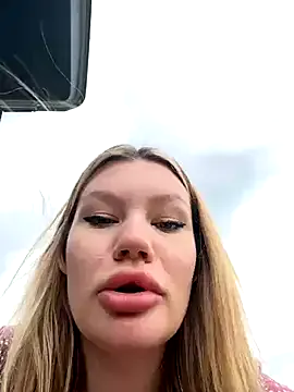 justmilaa Image 14