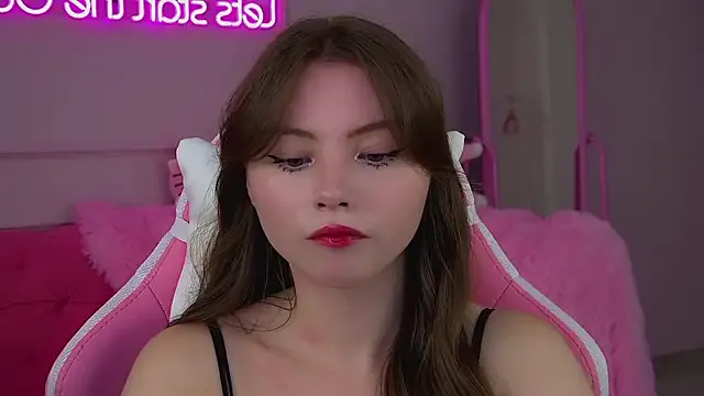 KeiraAsti Image 13