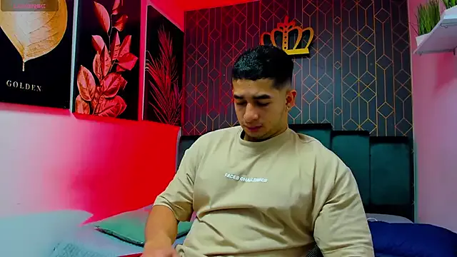 king_falconer Image 10