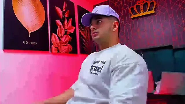 king_falconer Image 11