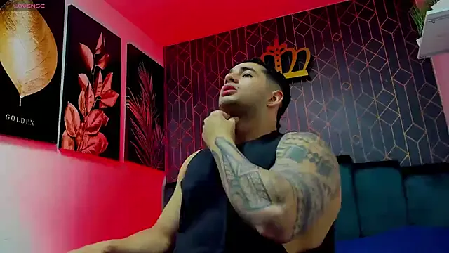 king_falconer Image 9