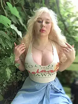 LaraHollywood Image 5