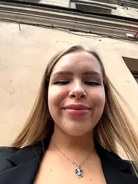 Liza_risky Image 14