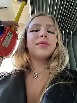 Liza_risky Image 5