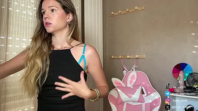 lucie_mehott Image 19