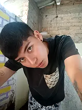 Lukas_strong Image 16