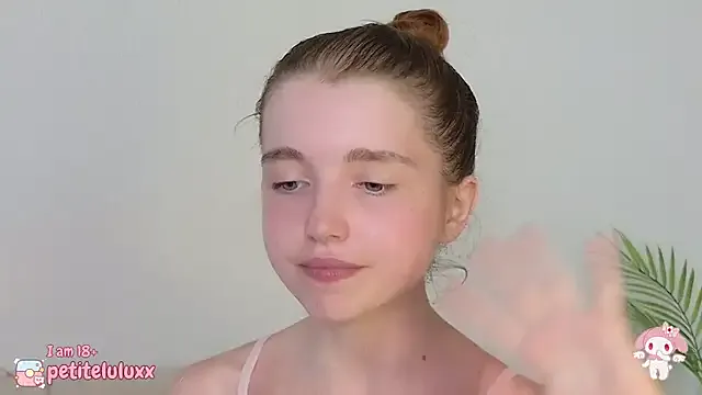 petiteluluxx Image 3