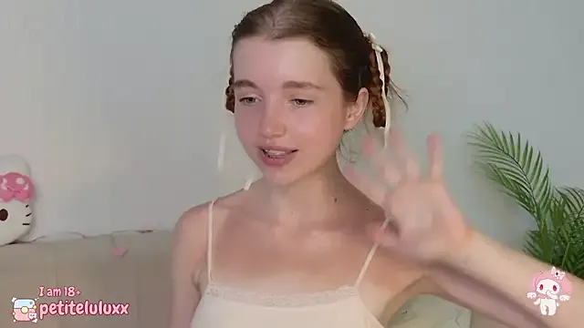 petiteluluxx Image 4