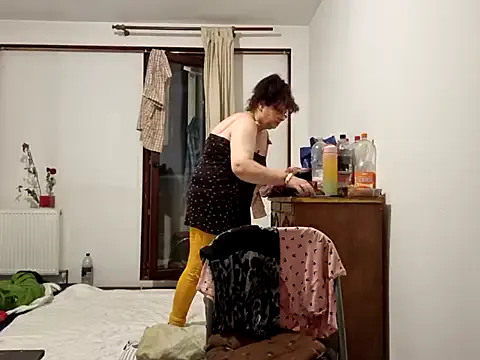 Samantha_Squirt@xh Image 2