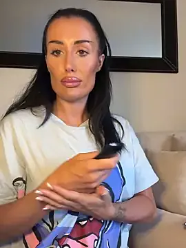 SECRETBELLAUK Image 2