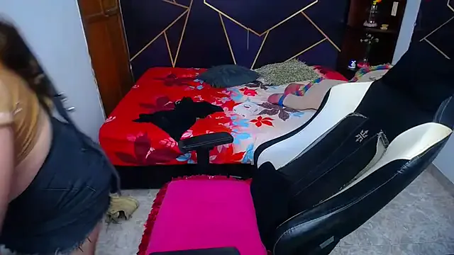 ShantalBlonde Image 13