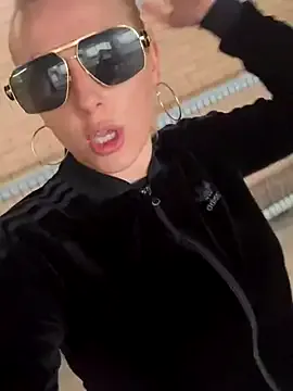 Strongqueen Image 6