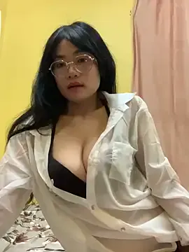 YayeeShow's Thumb Image
